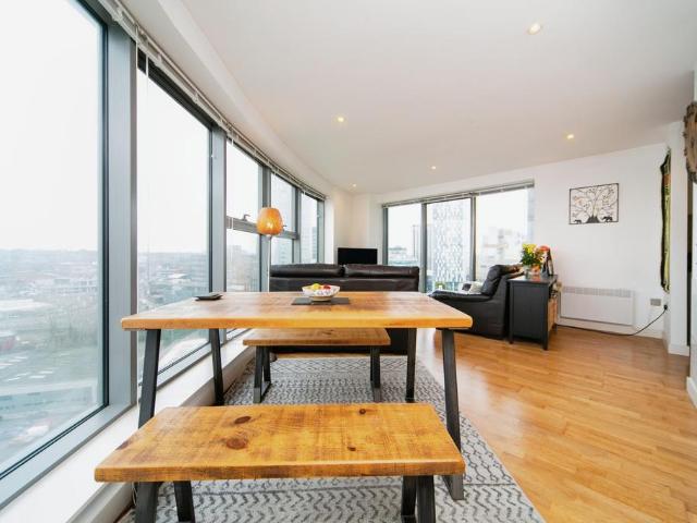 Flat for sale in Calderstones