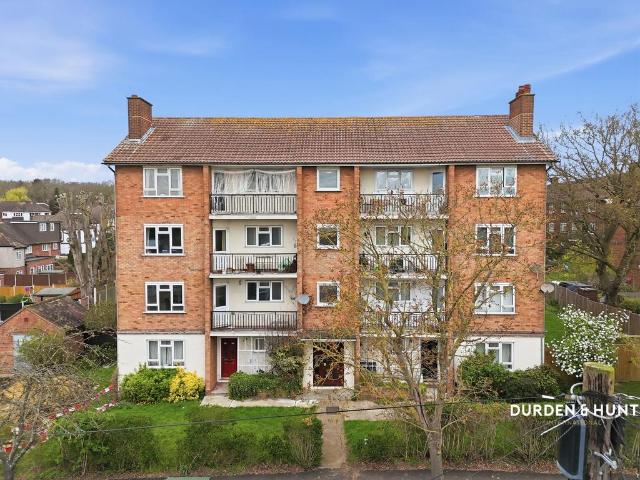 Flat for sale in Epping, Essex