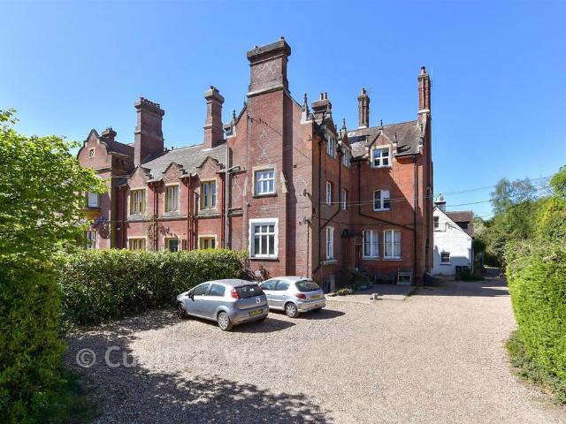 Flat for sale in Pachesham Park, Surrey