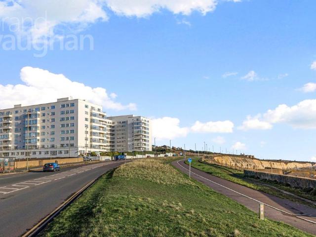 Flat for sale in Brighton Marina Village, Brighton & Hove