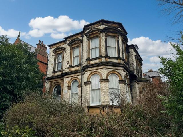 Flat for sale in South Cliff, Kepwick