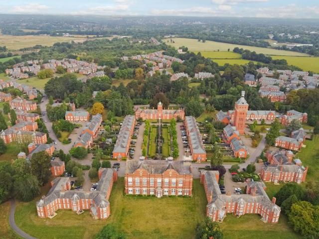 Flat for sale in Frogmore, Five Acres