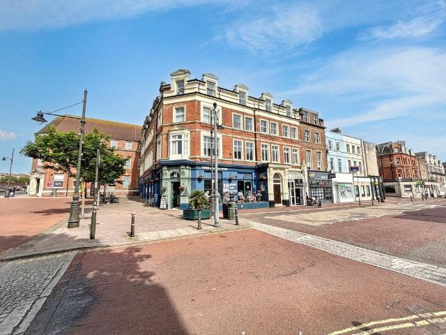 Flat for sale in Central, Heathlands