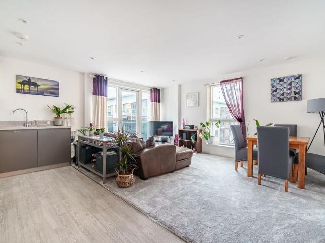 Flat for sale in Round Hill, Brighton & Hove