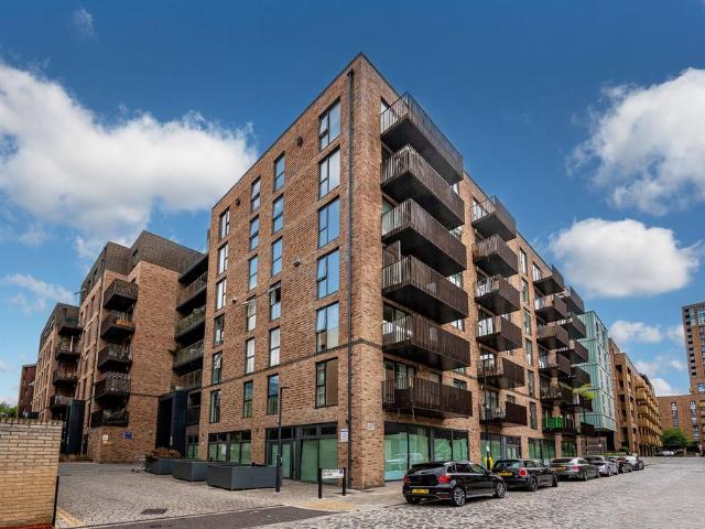 Flat for sale in London Borough of Lewisham, Greater London