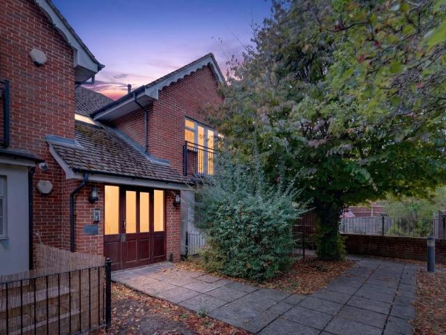 Flat for sale in Winnersh
