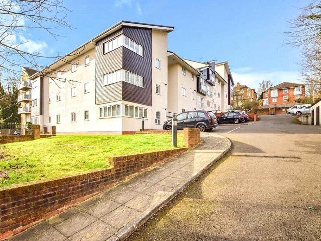 Flat for sale in Ringlestone, Midway