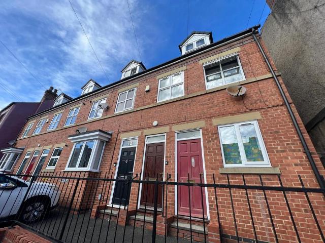 Flat for sale in Lowfield, South Yorkshire