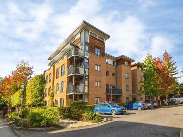 Flat for sale in West Didsbury, Manchester