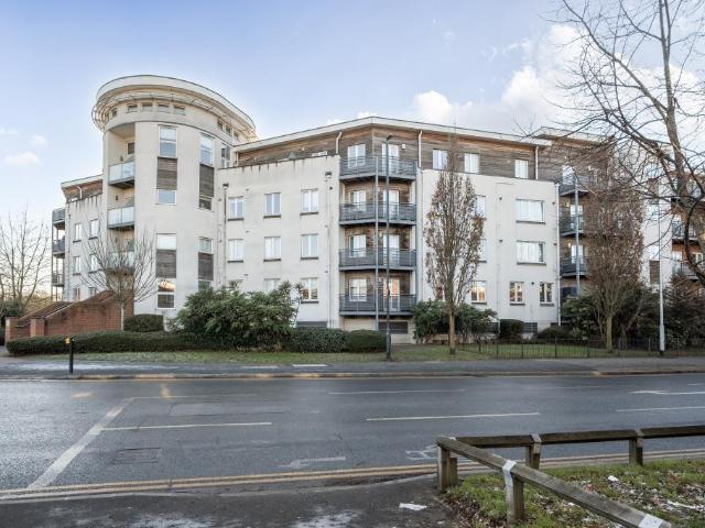 Flat for sale in Fishery, Maidenhead