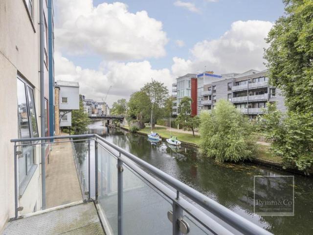 Flat for sale in Lakenham, East Bank