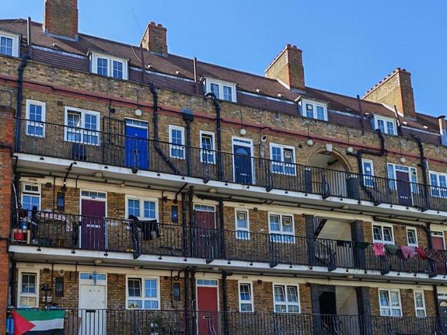 Flat for sale in Bethnal Green, Greater London