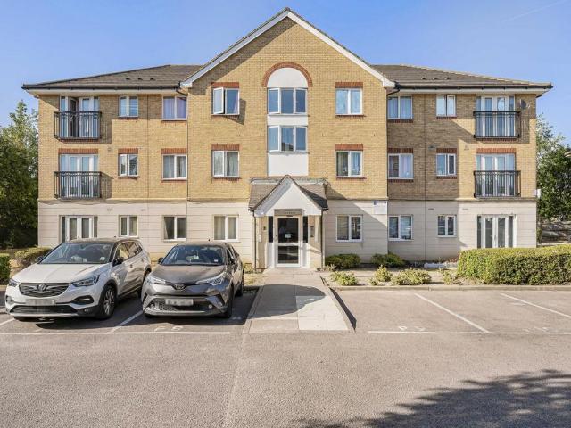 Flat for sale in Greater London