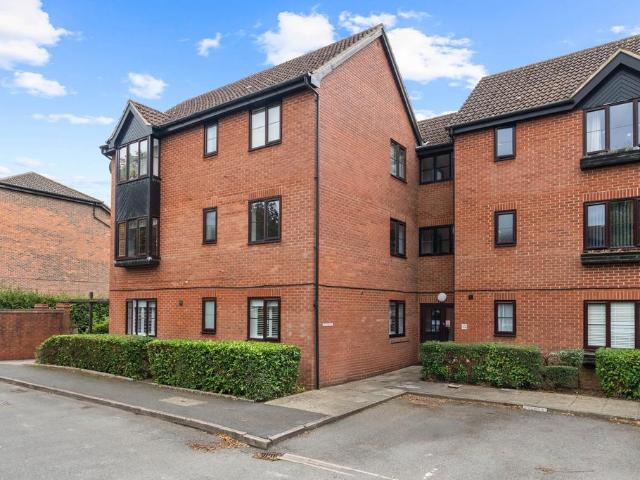 Flat for sale in Panshanger, Fretherne
