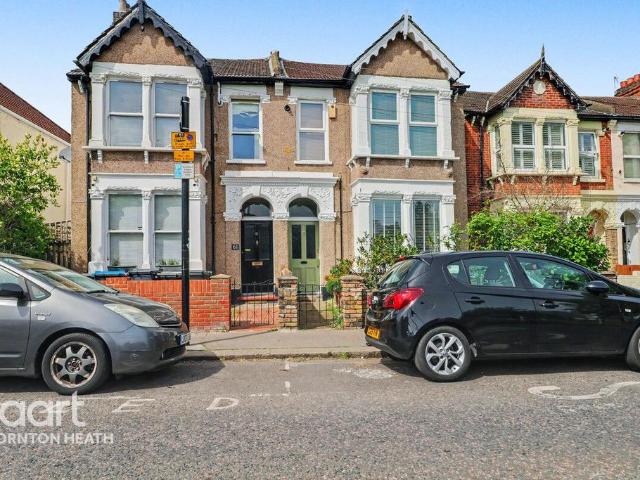 Flat for sale in London Borough of Croydon, Isle Of Man
