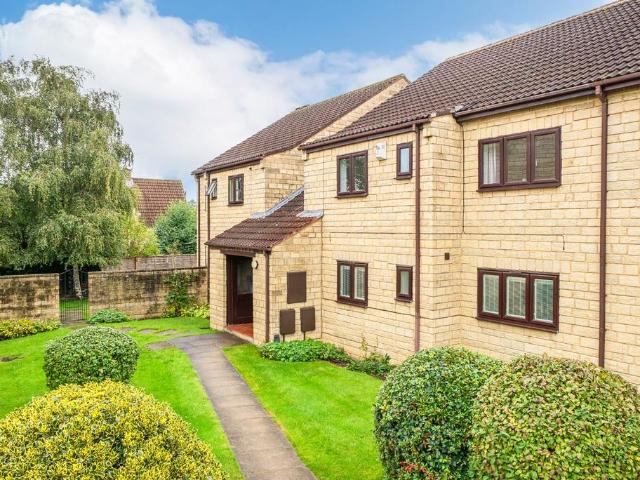 Flat for sale in Linton, Collingham