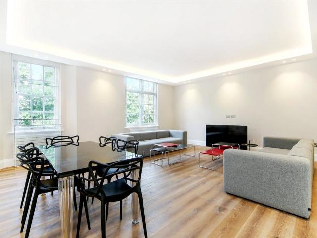 Flat for sale in Chelsea, Greater London