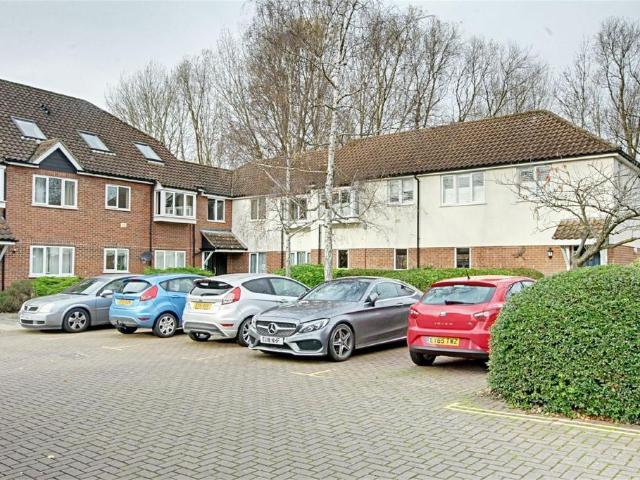 Flat for sale in Epping, Essex