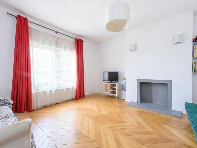Flat for sale in Kilburn, Greater London