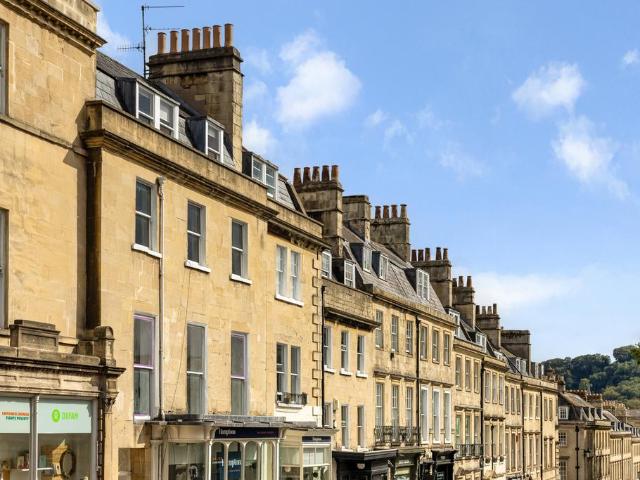 Flat for sale in Kingsmead, Bath