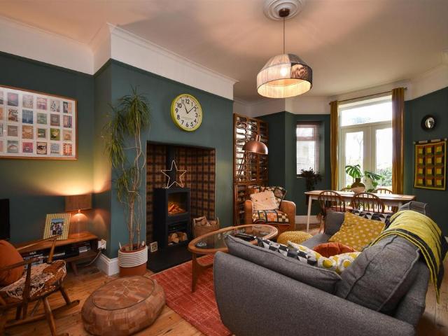 Flat for sale in Bohemia, Guestling Green