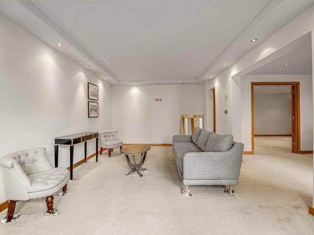 Flat for sale in Knightsbridge, Isle Of Man
