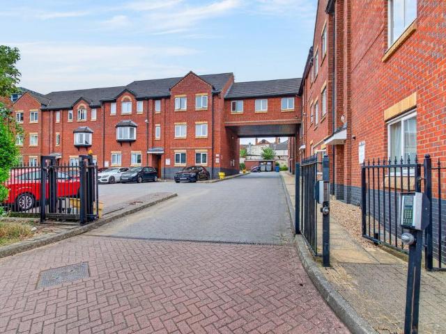 Flat for sale in Kettering