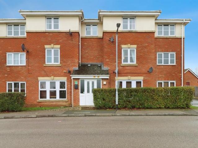 Flat for sale in Corby, North Northamptonshire