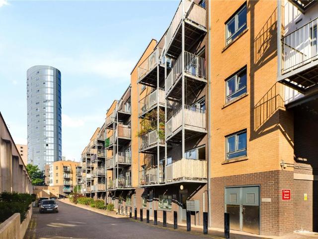 Flat for sale in Stratford Marsh, Greater London