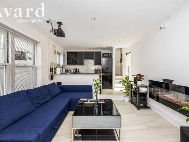 Flat for sale in Round Hill, Brighton & Hove