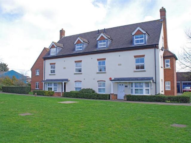 Flat for sale in Berrick Salome, Oxfordshire