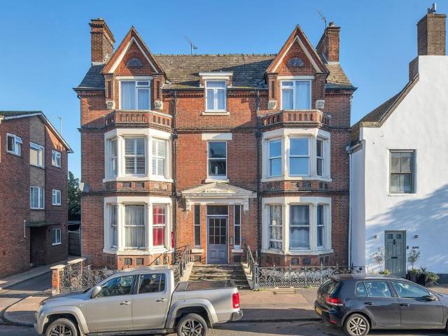 Flat for sale in Newmarket, West Suffolk