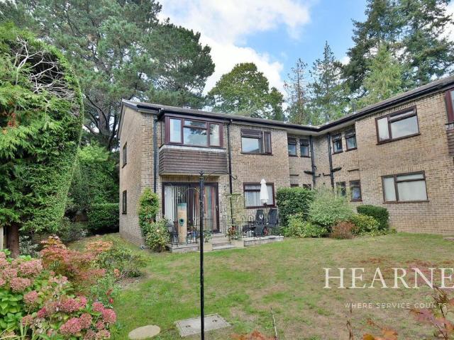 Flat for sale in Tricketts Cross, Ferndown