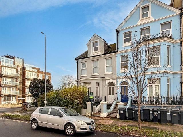 Flat for sale in Upperton, Eastbourne
