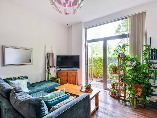 Flat for sale in Guildford Park, Westborough