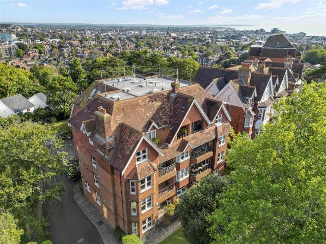 Flat for sale in Eastbourne, East Sussex