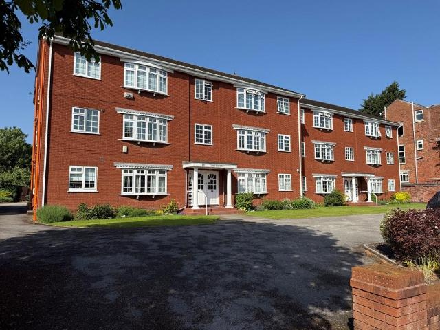 Flat for sale in Meols Cop, Southport