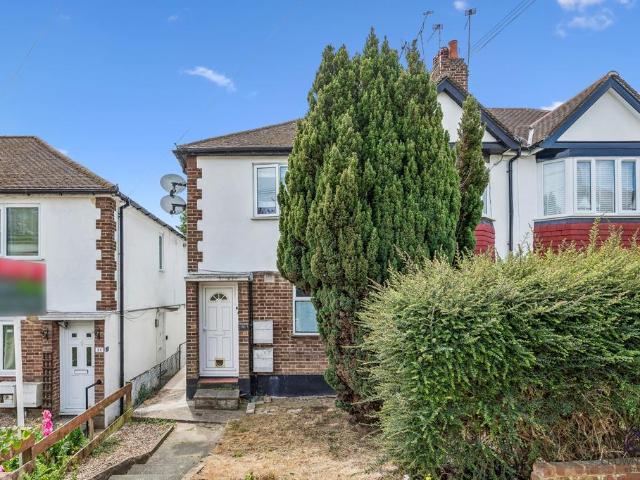 Flat for sale in Friern Barnet, Greater London