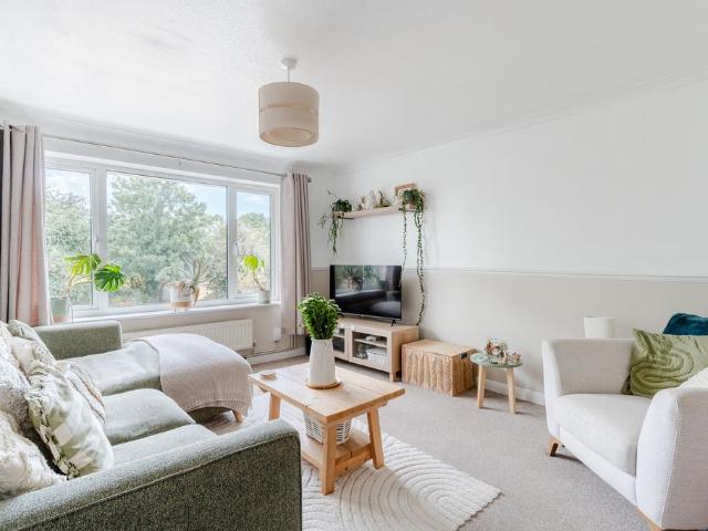 Flat for sale in Stoke Gifford, South Gloucestershire