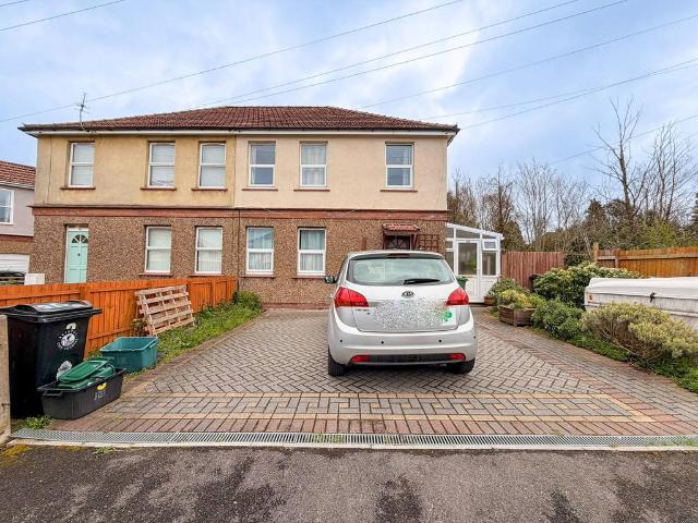 Flat for sale in Feckenham, City Of Bristol