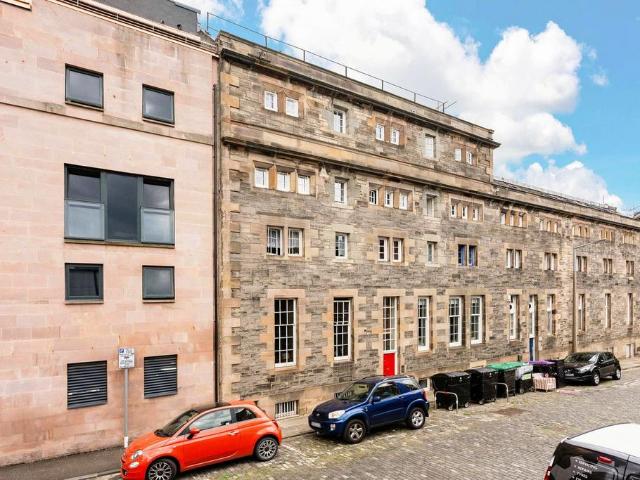 Flat for sale in North Leith, Leith
