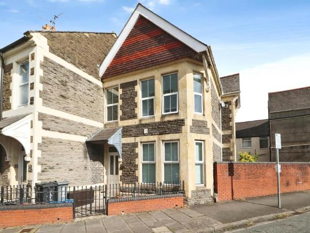 Flat for sale in Falcon Lodge, Wales