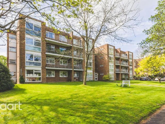 Flat for sale in Beckenham, Greater London