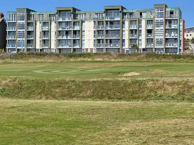 Flat for sale in Newquay, Cornwall
