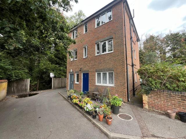 Flat for sale in Watford Rural, Batchworth