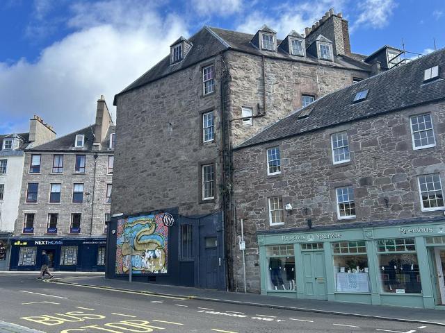 Flat for sale in Bridgend, Perth