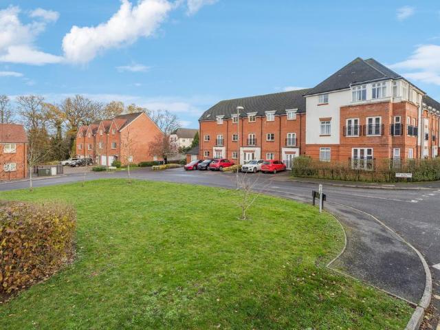 Flat for sale in Amersham, Buckinghamshire