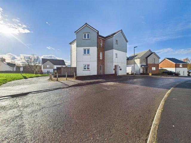 Flat for sale in Brandis Corner, Devon
