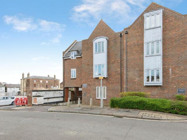 Flat for sale in King's Walden, Hertfordshire
