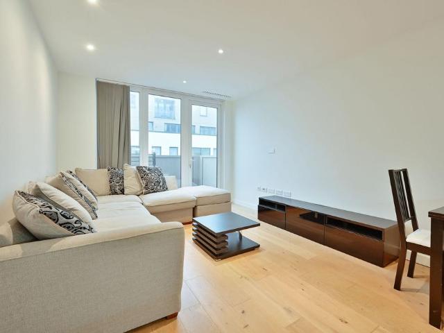 Flat for sale in Kingsbury, Greater London